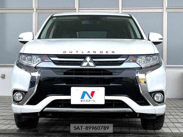 Mitsubishi OUTLANDER PHEV 2015-12 6265547-14