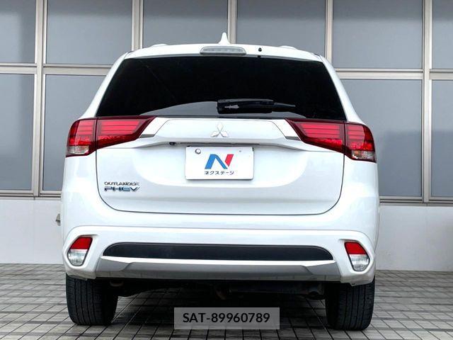 Mitsubishi OUTLANDER PHEV 2015-12 6265547-15