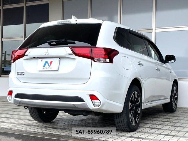 Mitsubishi OUTLANDER PHEV 2015-12 6265547-17