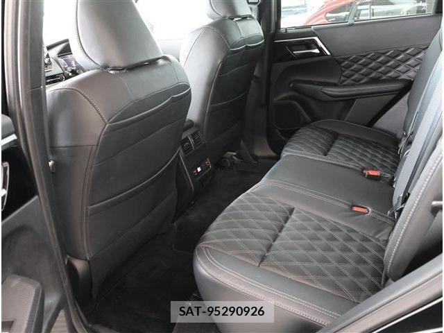 Mitsubishi OUTLANDER PHEV 2021-12 6277070-15
