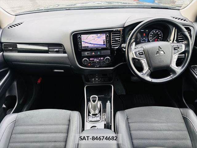Mitsubishi OUTLANDER PHEV 2016-07 6277071-2