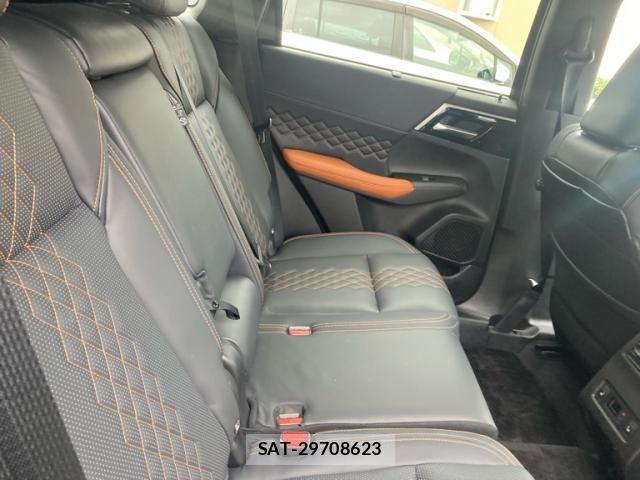 Mitsubishi OUTLANDER PHEV 2023-09 6501746-13