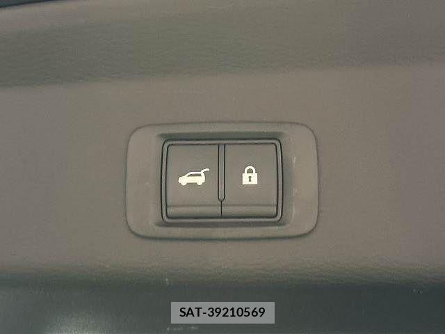 Mitsubishi OUTLANDER PHEV 2023-09 6673077-13