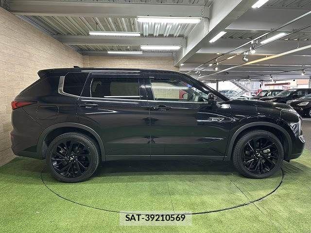 Mitsubishi OUTLANDER PHEV 2023-09 6673077-17