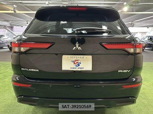 Mitsubishi OUTLANDER PHEV 2023-09 6673077-18