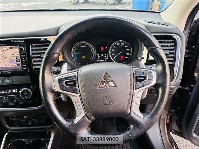 Mitsubishi OUTLANDER PHEV 2015-08 6673085-13