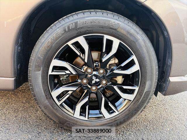Mitsubishi OUTLANDER PHEV 2015-08 6673085-16