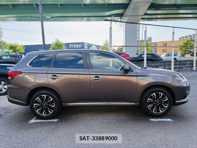 Mitsubishi OUTLANDER PHEV 2015-08 6673085-19
