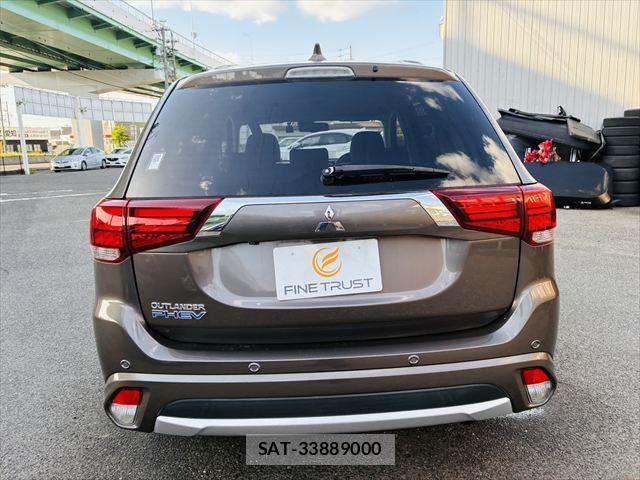 Mitsubishi OUTLANDER PHEV 2015-08 6673085-21