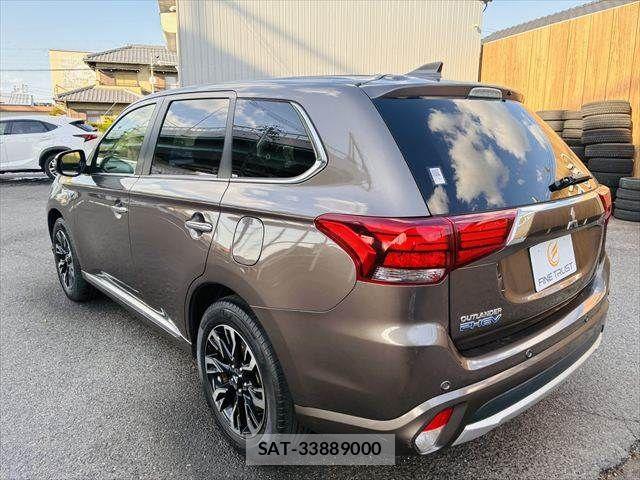 Mitsubishi OUTLANDER PHEV 2015-08 6673085-22