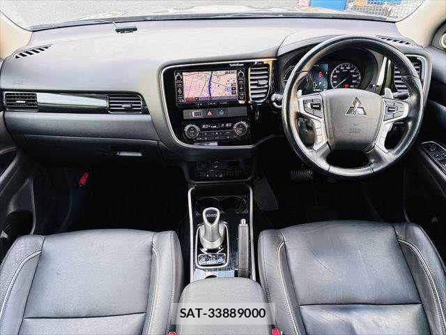 Mitsubishi OUTLANDER PHEV 2015-08 6673085-2