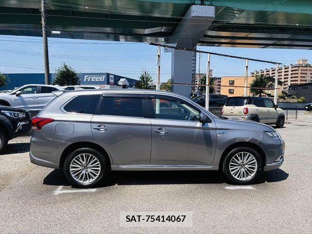 Mitsubishi OUTLANDER PHEV 2018-11 6677445-14