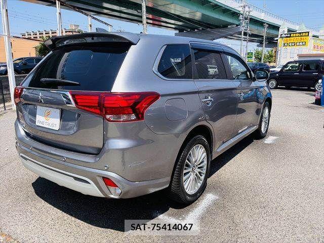 Mitsubishi OUTLANDER PHEV 2018-11 6677445-15