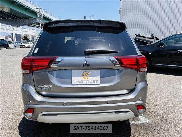 Mitsubishi OUTLANDER PHEV 2018-11 6677445-16