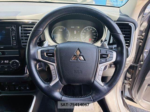 Mitsubishi OUTLANDER PHEV 2018-11 6677445-8