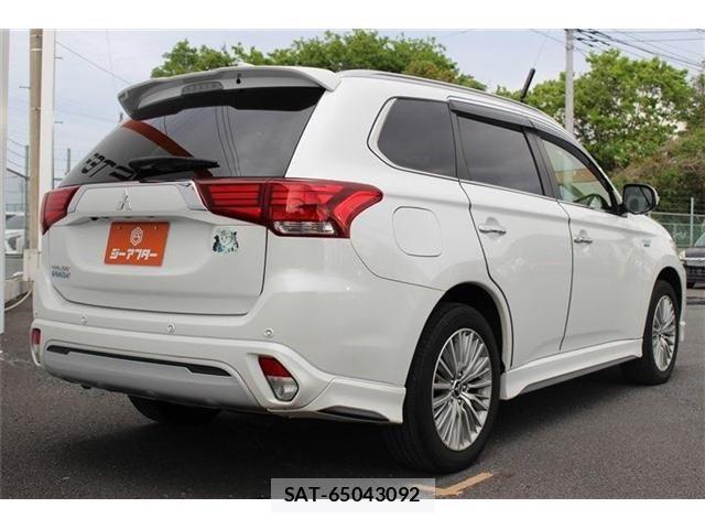 Mitsubishi OUTLANDER PHEV 2018-09 6682814-9