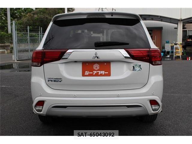 Mitsubishi OUTLANDER PHEV 2018-09 6682814-10