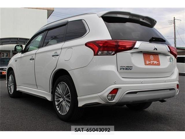 Mitsubishi OUTLANDER PHEV 2018-09 6682814-11