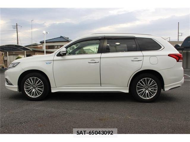 Mitsubishi OUTLANDER PHEV 2018-09 6682814-12