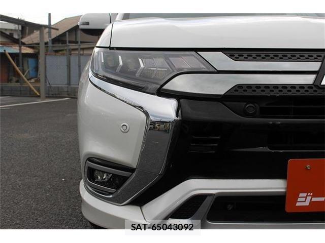 Mitsubishi OUTLANDER PHEV 2018-09 6682814-16
