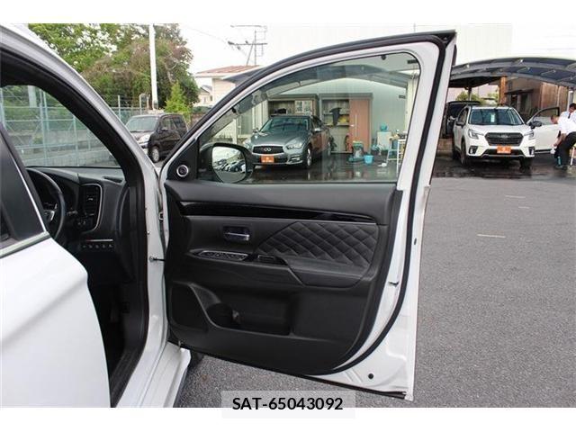 Mitsubishi OUTLANDER PHEV 2018-09 6682814-29