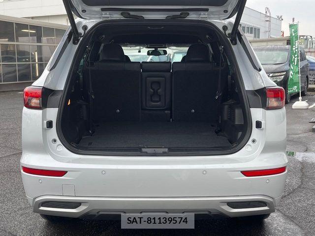Mitsubishi OUTLANDER PHEV 2023-04 6717024-10