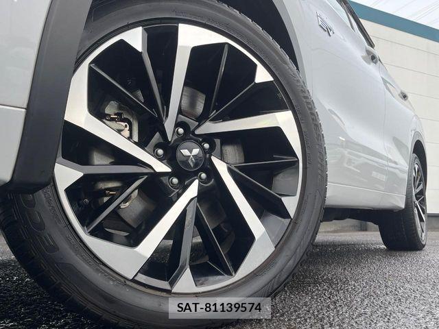 Mitsubishi OUTLANDER PHEV 2023-04 6717024-13