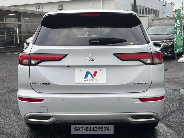 Mitsubishi OUTLANDER PHEV 2023-04 6717024-15