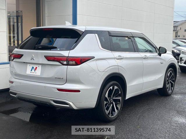 Mitsubishi OUTLANDER PHEV 2023-04 6717024-17