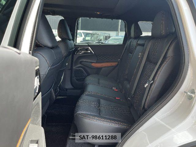 Mitsubishi OUTLANDER PHEV 2022-03 6752812-12