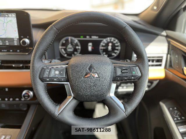 Mitsubishi OUTLANDER PHEV 2022-03 6752812-13