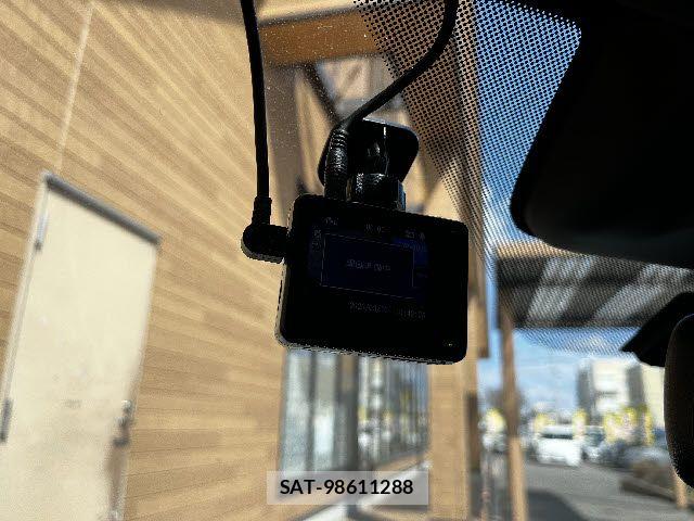 Mitsubishi OUTLANDER PHEV 2022-03 6752812-17