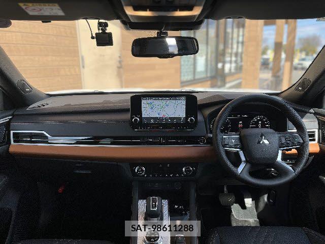 Mitsubishi OUTLANDER PHEV 2022-03 6752812-1
