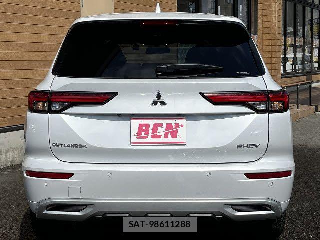 Mitsubishi OUTLANDER PHEV 2022-03 6752812-22