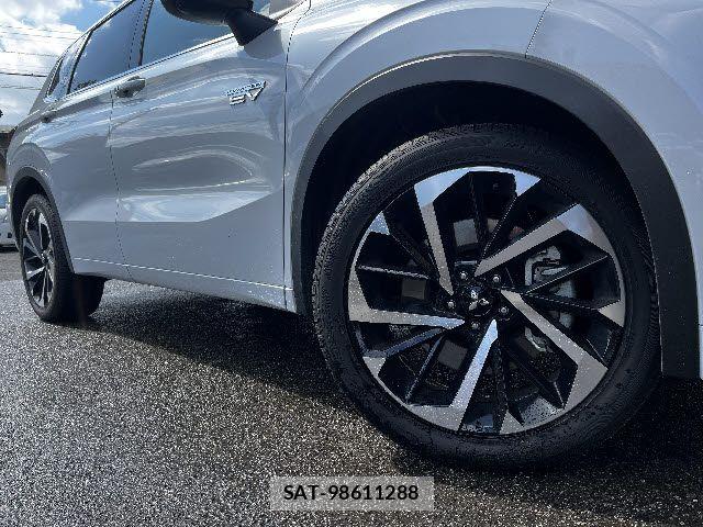 Mitsubishi OUTLANDER PHEV 2022-03 6752812-26