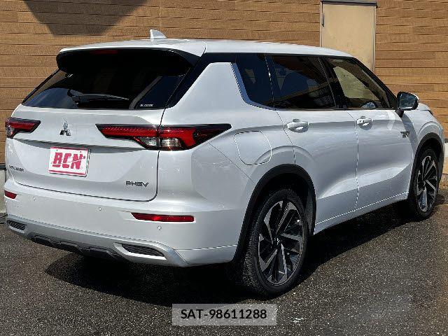 Mitsubishi OUTLANDER PHEV 2022-03 6752812-2