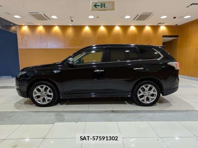 Mitsubishi OUTLANDER PHEV 2013-01 6816484-12