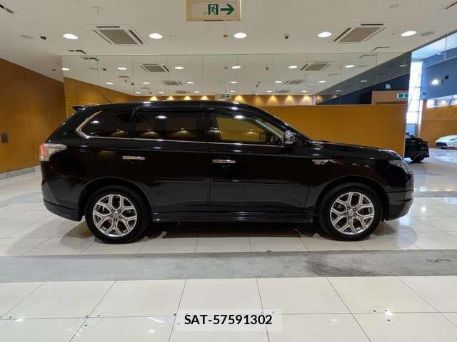 Mitsubishi OUTLANDER PHEV 2013-01 6816484-13