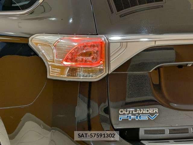 Mitsubishi OUTLANDER PHEV 2013-01 6816484-17