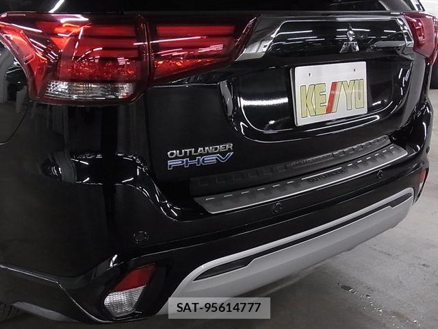 Mitsubishi OUTLANDER PHEV 2018-11 6816481-28