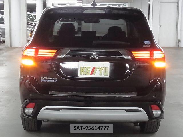 Mitsubishi OUTLANDER PHEV 2018-11 6816481-5