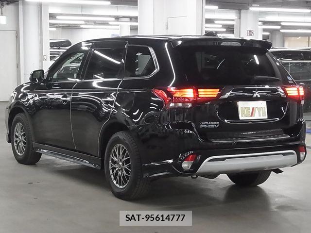Mitsubishi OUTLANDER PHEV 2018-11 6816481-6