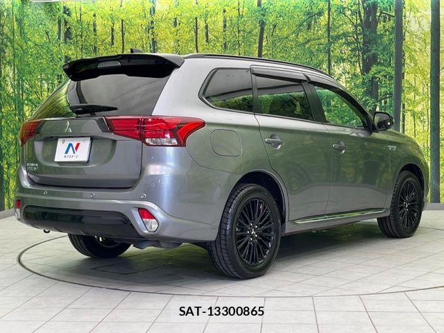 Mitsubishi OUTLANDER PHEV 2021-07 6910967-16