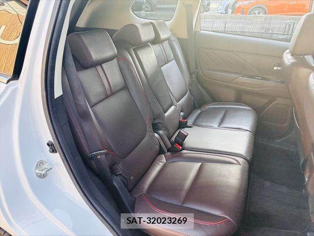 Mitsubishi OUTLANDER PHEV 2015-12 6910974-9