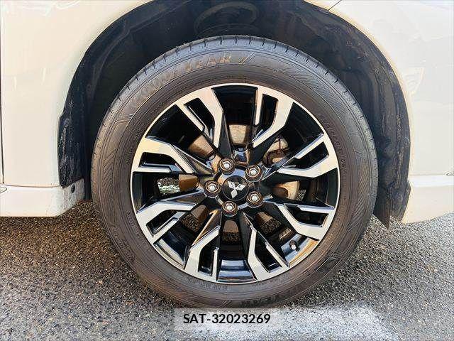 Mitsubishi OUTLANDER PHEV 2015-12 6910974-14