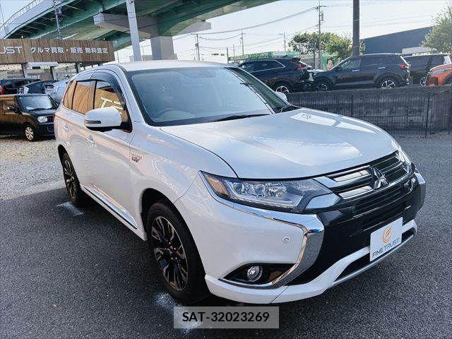 Mitsubishi OUTLANDER PHEV 2015-12 6910974-16