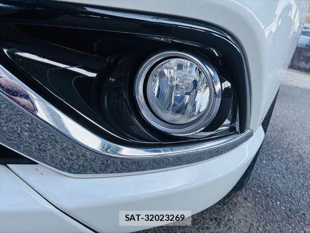 Mitsubishi OUTLANDER PHEV 2015-12 6910974-24