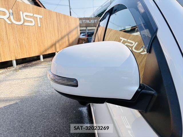 Mitsubishi OUTLANDER PHEV 2015-12 6910974-27