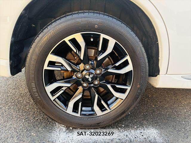 Mitsubishi OUTLANDER PHEV 2015-12 6910974-28