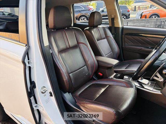 Mitsubishi OUTLANDER PHEV 2015-12 6910974-8